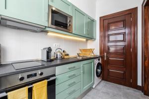 Zino Apartment B - By Wehost