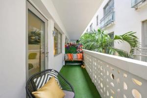 Ocean Drive Oasis Rooftop Pool & Bar