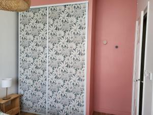 Chambre cosy avec salle de bain privative