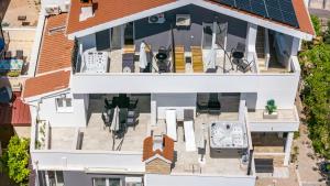 Apartments 1 with pool and private jacuzzi
