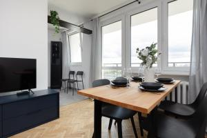 Family Apartment near Old Town by Noclegi Renters