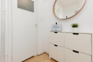 Family Apartment near Old Town by Noclegi Renters