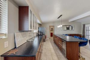 4BR Home with Casita, Foosball and Pool Table