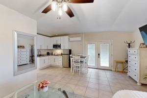 Studio Casita with Patio, BBQ Grill and Fire Pit