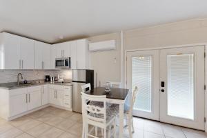 Studio Casita with Patio, BBQ Grill and Fire Pit