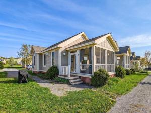 The Monarch - 4 Butternut