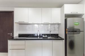 Apartment located steps from Shopping del Sol