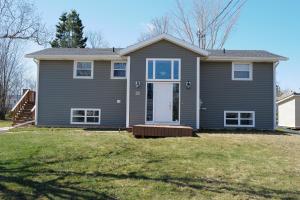 Peaceful Stratford Home Bed and Breakfast - 2 BR Lower Level