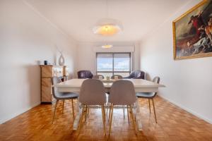 Beach Front Apartment Av dos Banhos