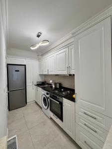 Romantic Solid Lamera Residence