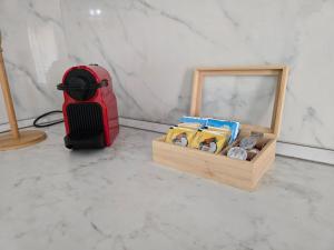 Cozy 2 Bedroom Steps to Seafront