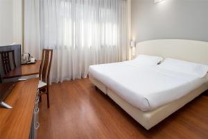 Economy Double or Twin Room - Disability Access room in Best Western Air Hotel Linate
