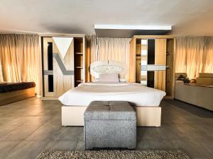 Hidden Gem in New Cairo Private Pool Studio