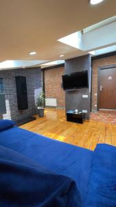 Сучасна світла квартира-студія з кондиціонером