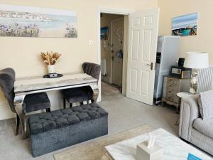 Moat Stays Victorian, Sea View!