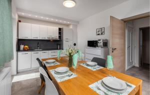 Stunning Apartment In Klenovica