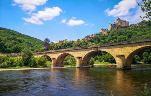 Maisons de vacances Charmante Maison Avec Piscine : photos des chambres