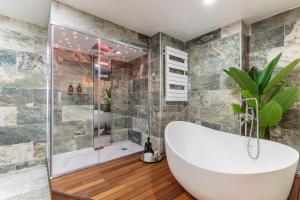 Le Grand Bastion, Luxury T2 - avec climatisation