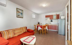 Amazing Apartment In Barbat Na Rabu 