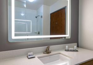 Queen Room with Two Queen Beds - Non-Smoking room in La Quinta by Wyndham Morgantown