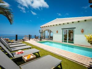 Villa Toscana Indoor Heated Pool, Sea view