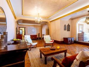 Villa Toscana Indoor & Outdoor Pool