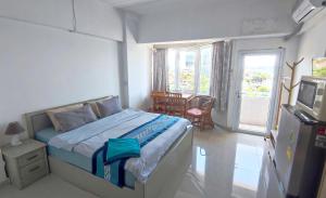 Thiantong seaview beachfront seaside condo 30m to Jomtien beach