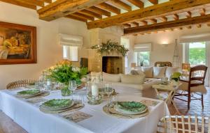 Maisons de vacances Stunning Home In Fontaine-Henry : photos des chambres