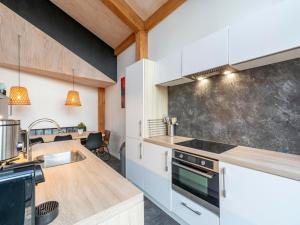 Villa near Sint Maartenszee Beach with Jacuzzi