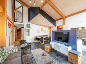 Villa near Sint Maartenszee Beach with Jacuzzi