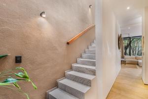 Serene 4BR Villa w Pool Hot Tub 1xFREE BREAKFAST