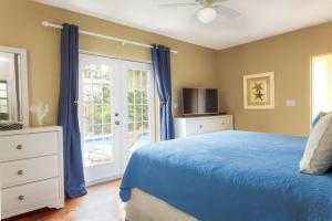 Casa Paradiso - A Sun Drenched Escape with Poolside Cabana Charm