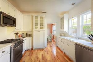 Casa Paradiso - A Sun Drenched Escape with Poolside Cabana Charm