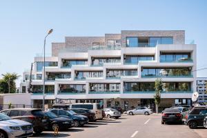 Penthouse Deosebit Frontal la Mare, pe Faleza din Eforie Nord - Situat la etajul 4 în locația Amaris Aparthotel