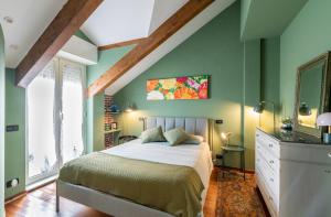 STAGABIN La Mansarda Panoramica Un Rifugio di Eleganza e Tranquillità