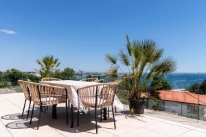 Penthouse Deosebit Frontal la Mare, pe Faleza din Eforie Nord - Situat la etajul 4 în locația Amaris Aparthotel