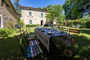Maisons de vacances L-Ecrin - Maison de Campagne dans un Parc arbore : photos des chambres