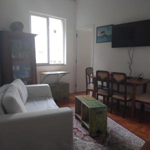 Apartamento de 2 quartos na praia de Copacabana