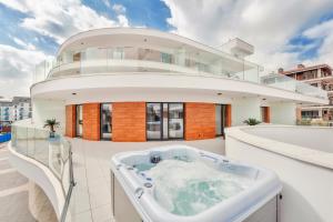 Baltic Park Molo, Sun & Snow