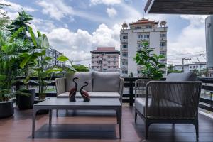 Blue Bird Palace- Grand Pool Villa in Nimaan I Daily Housekeeping