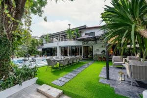 Blue Bird Palace- Grand Pool Villa in Nimaan