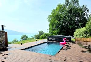 Villas Villa Savoie - luxe et serenite- piscine et jacuzzi - vue panoramique sur le lac d Annecy : photos des chambres