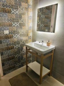 Garden city 2 BDRM apartment downtown