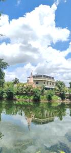 Shinobi Lakeview Retreat