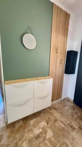 Villa pour 6 voyageurs, piscine, jardin, terrain de boule et parking privé