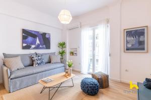 Bright, Central Hideaway Near Acropolis & Metro!