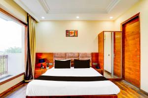 Townhouse Oak Sector 47 Near Medanta