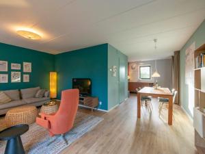 Villa in Julianadorp near the Beach