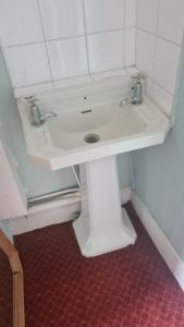 one floor of rooms 9-11persons