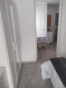 Alba 2 apartamento y Alba 3 habitación con baño
